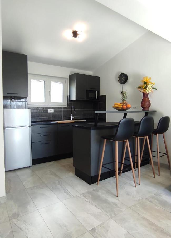 Apartmani Omrcen Baška Voda Zimmer foto