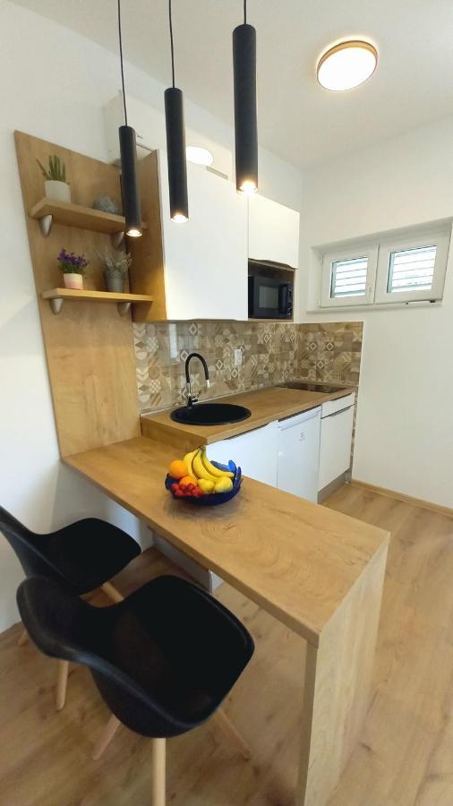 Apartmani Omrcen Baška Voda Zimmer foto